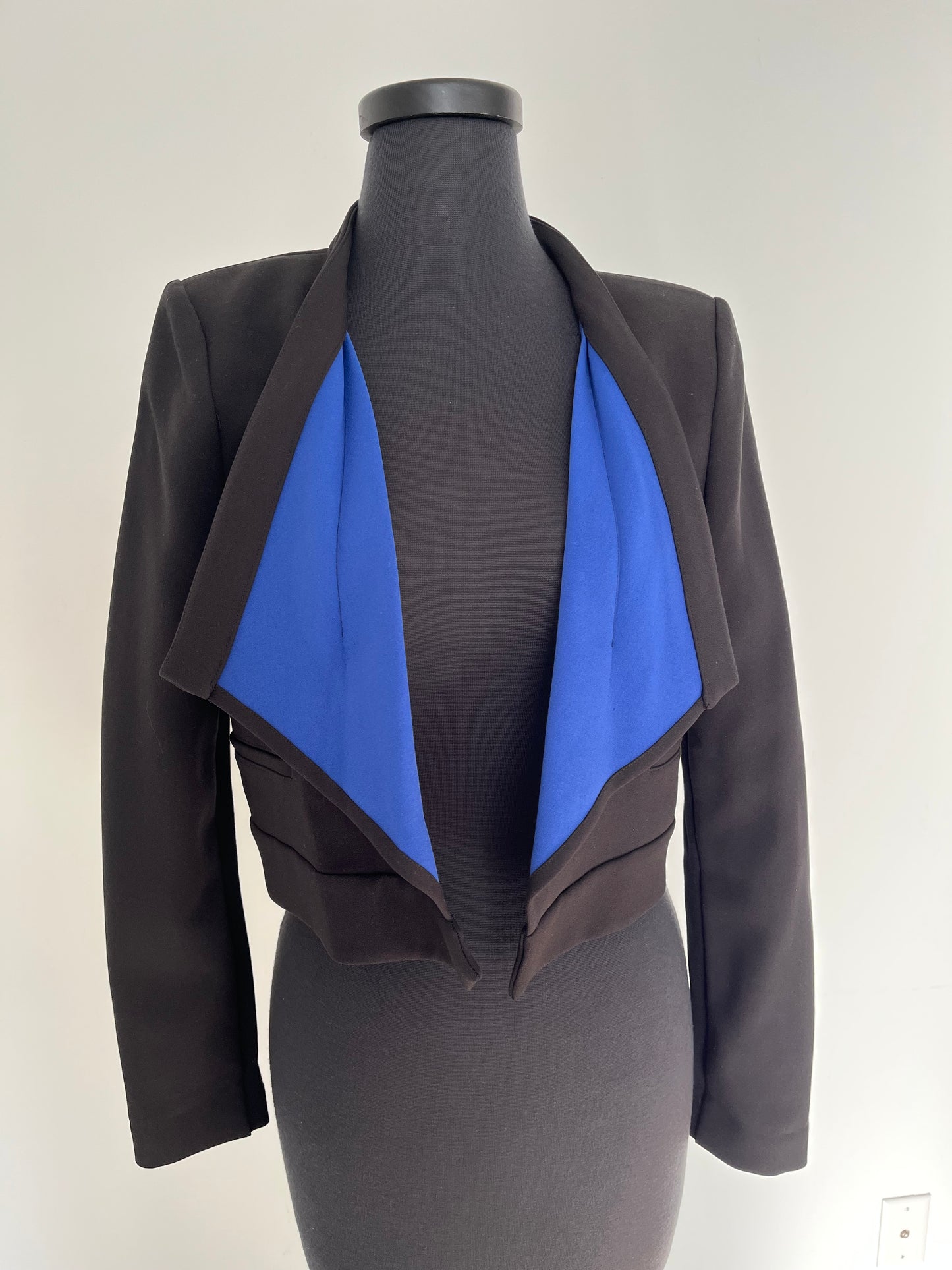 BCBG Maxazria Black & Blue lapel Crop Jacket